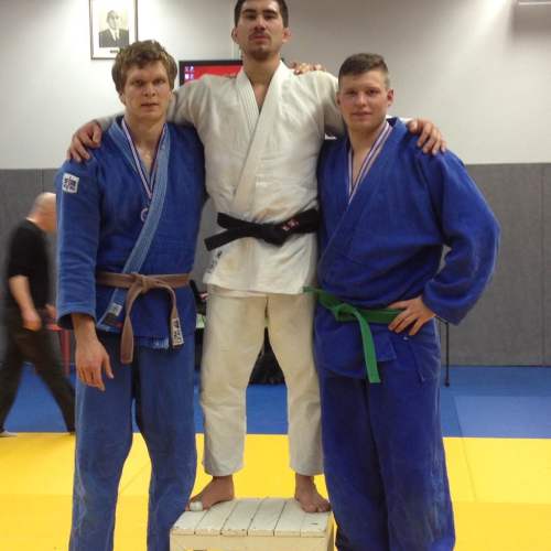 Karlar -90kg