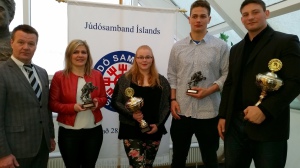 tv. Jóhann Másson formaður JSÍ, Guðrún Halldórsdóttir (móðir Sóleyjar Þrastardóttur), Daníela Rut Daníelsdóttir, Adrian Sölvi Ingimundarson og Þormóður Jónsson.
