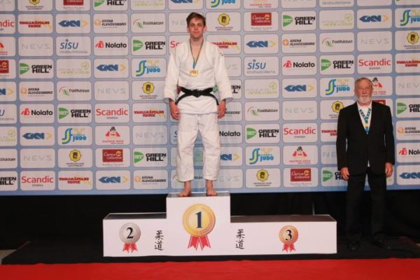Janusz Silfur Veterans -66 kg. Janusz komst ekki í verðlauna afhendinguna