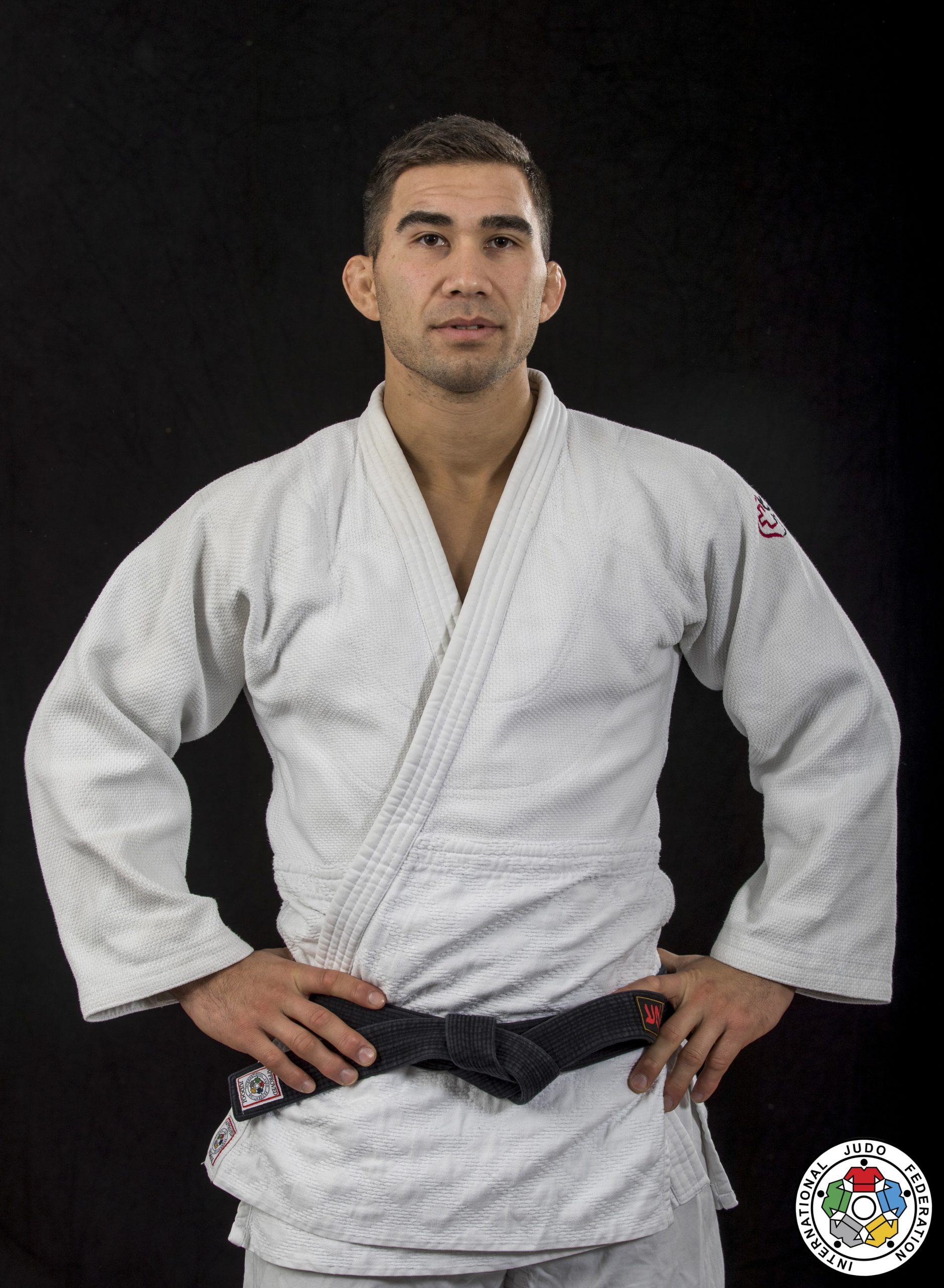 81_IURA_Sveinbjorn_ISL