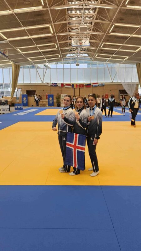 bad8738938fb55c9b1c79a5bcf44fcf6-1